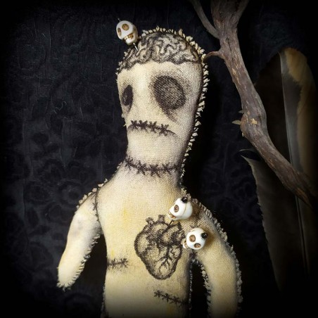 Poupée Vaudou artisanale 25 cm, épingles tête de mort, occulte, wicca